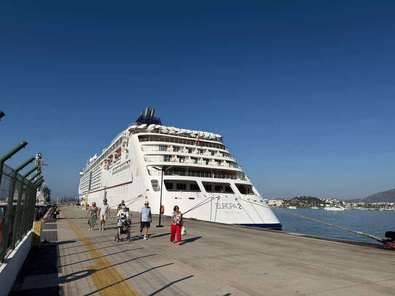 Bodrum’da Kruvaziyer Hareketliliği Hız Kesmiyor, Europa 2 Limana Geldi 3
